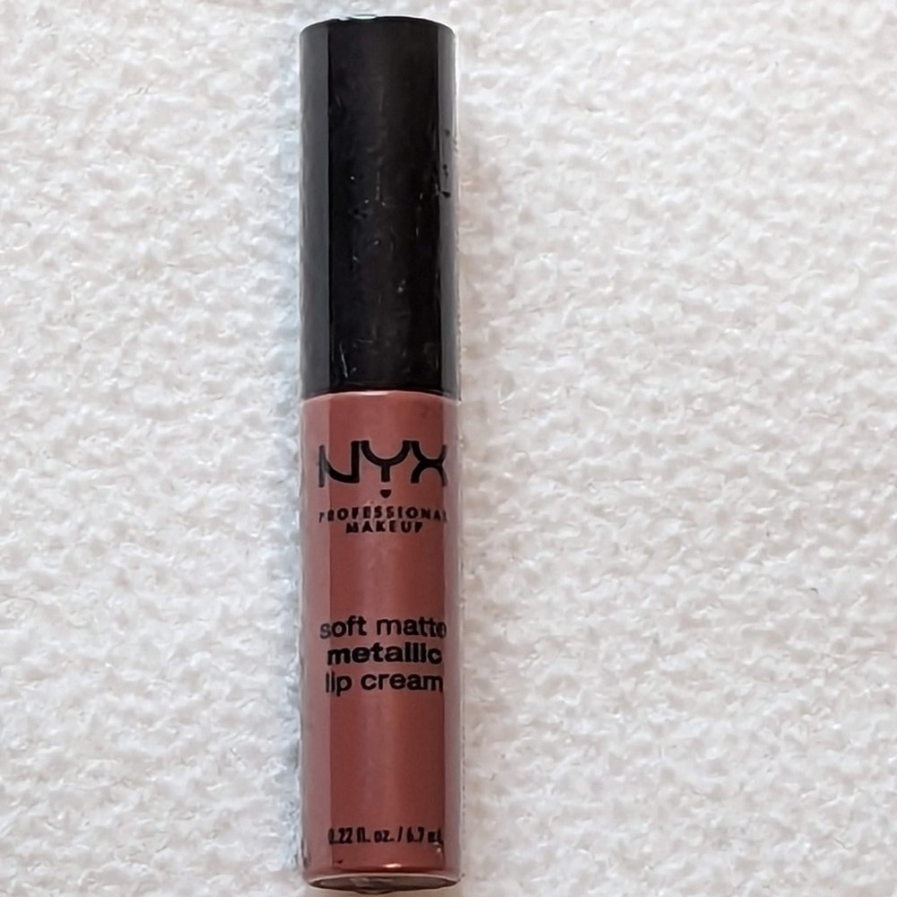 🌵3/$20 Cannes (Matte Muted Mauve) Soft Matte Metallic Lip Cream Liquid Lipstick - Picture 4 of 11